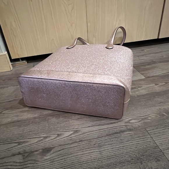a Kate Spade rose gold tote - Picture 5 of 10
